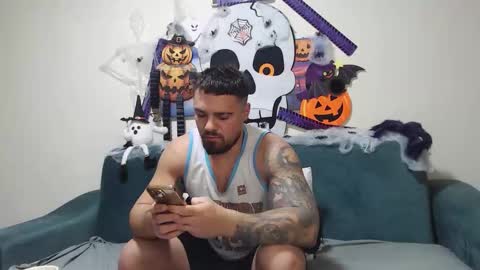 Snapshot of jodogs chatting on 28, 10, 2025 Tiberius online show from 28, 10, 2025