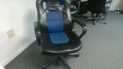 joe_smith5679 online show from 27, 4, 2026