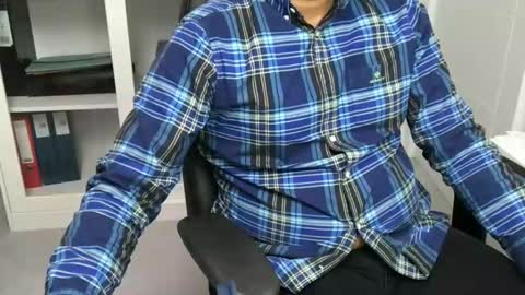 Snapshot of joeshades21 chatting on 4, 11, 2025 joeshades21 online show from 4, 11, 2025