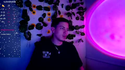 Snapshot of johan_parker222 chatting on 25, 9, 2025 johan_parker222 online show from 25, 9, 2025