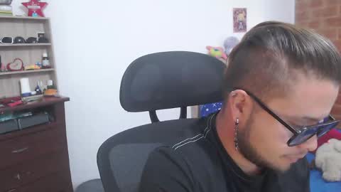 Snapshot of johanleonsweetboy chatting on 3, 6, 2026 JOHAN independient model online show from 3, 6, 2026