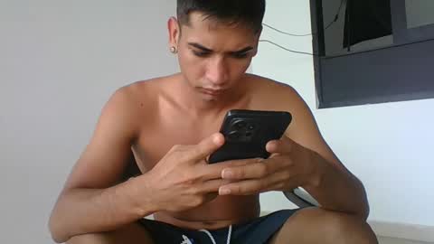 Snapshot of johanorozco693 chatting on 4, 3, 2025 johan online show from 4, 3, 2025