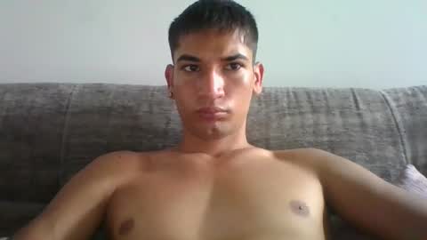 Snapshot of johanorozco693 chatting on 8, 3, 2025 johan online show from 8, 3, 2025