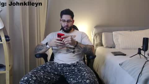 Snapshot of johnklleyn chatting on 6, 7, 2026 john online show from 6, 7, 2026