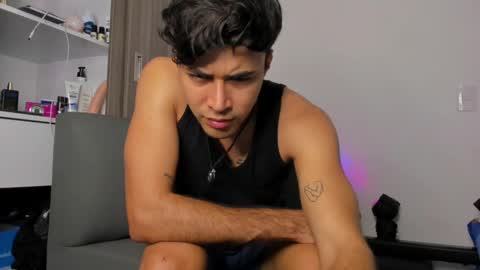 johnny_bravo777 online show from 5, 2, 2025