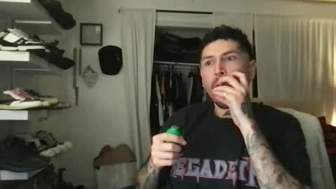 Snapshot of johnnydeep66 chatting on 19, 12, 2024 JohnnyDeep66 online show from 19, 12, 2024