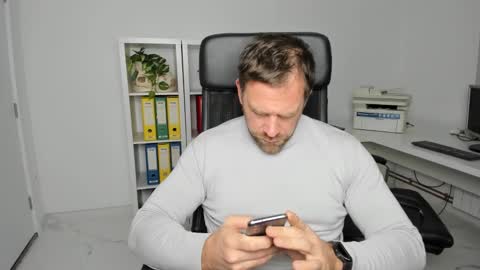 johnnydough82 online show from 8, 12, 2024