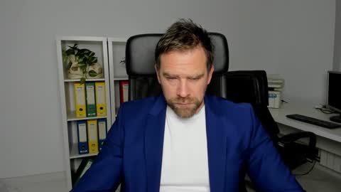 johnnydough82 online show from 12, 12, 2024