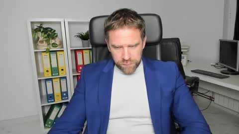 johnnydough82 online show from 13, 12, 2024