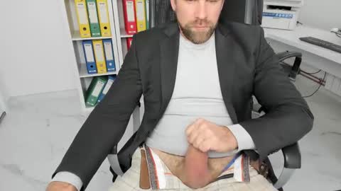 johnnydough82 online show from 18, 12, 2024