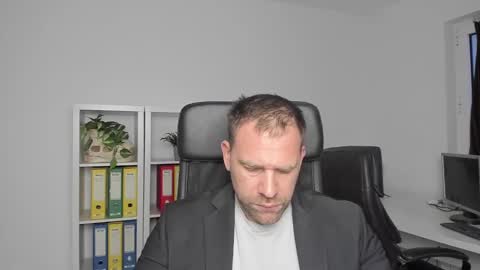 johnnydough82 online show from 27, 12, 2024