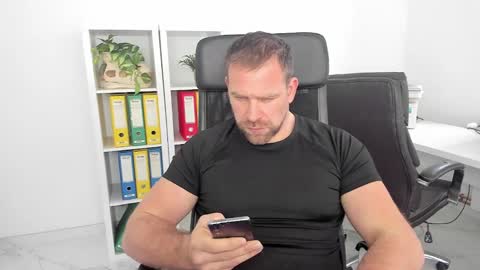 johnnydough82 online show from 5, 1, 2025