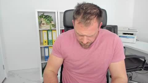 johnnydough82 online show from 9, 1, 2025