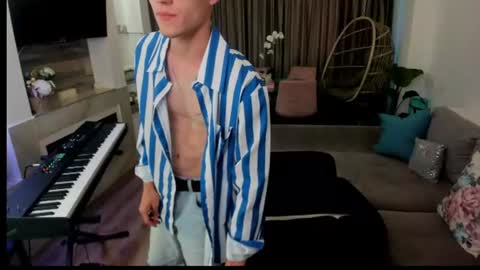 Snapshot of johnnyk8 chatting on 17, 6, 2026 Johnny k. online show from 17, 6, 2026