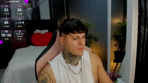 Snapshot of johny_multicum chatting on 11, 9, 2025 Johny online show from 11, 9, 2025