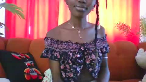 Snapshot of jolene_caramel chatting on 14, 11, 2025 jolene_caramel online show from 14, 11, 2025