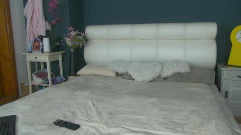 Snapshot of jolicious_ chatting on 24, 4, 2026 Lana online show from 24, 4, 2026