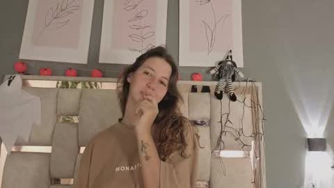 jolie_lov online show from 24, 10, 2025