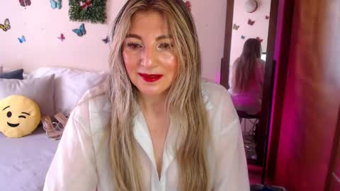 Jolie Mature online show from 9, 5, 2026