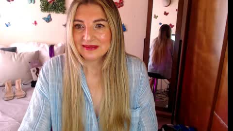 Snapshot of jolie_mature_ chatting on 8, 6, 2026 Jolie Mature online show from 8, 6, 2026