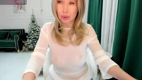 Snapshot of jolie_ozolla chatting on 5, 12, 2025 Jolie Ozolla online show from 5, 12, 2025