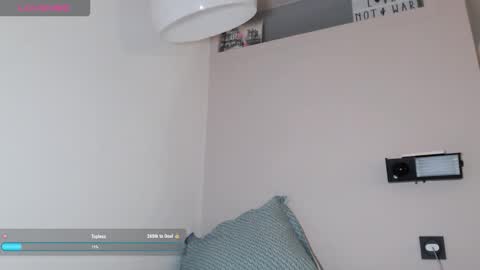 Snapshot of jolieroseeparis chatting on 14, 11, 2025 Rose online show from 14, 11, 2025