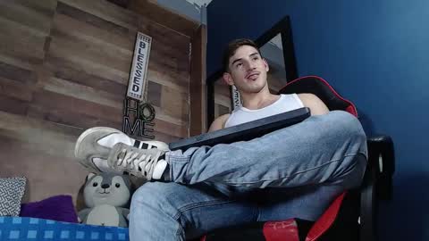 jonathancast08 online show from 16, 9, 2025