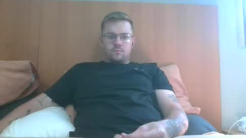 Snapshot of jonoy1995 chatting on 6, 1, 2025 jonoy1995 online show from 6, 1, 2025