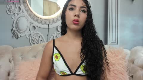 Snapshot of joselyn_sexy_ chatting on 30, 1, 2025 Katalina online show from 30, 1, 2025