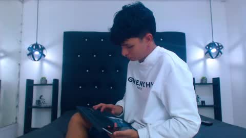 Joseph Gonzalez online show from 12, 4, 2026