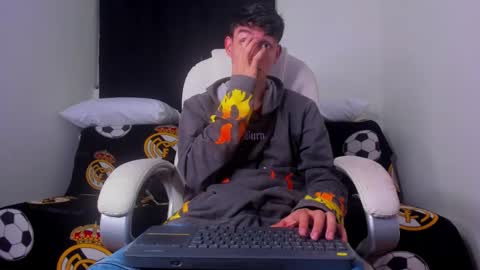 Snapshot of joshmiller_ chatting on 16, 12, 2024 Josh online show from 16, 12, 2024