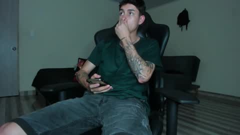 Snapshot of joshmiller_ chatting on 24, 11, 2025 Josh online show from 24, 11, 2025