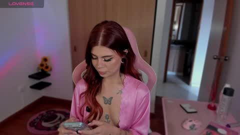 josephine   independent model    online show from 26, 5, 2026