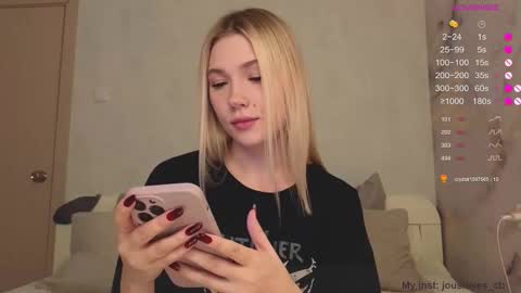 Snapshot of jousimies chatting on 31, 10, 2025 Jane online show from 31, 10, 2025