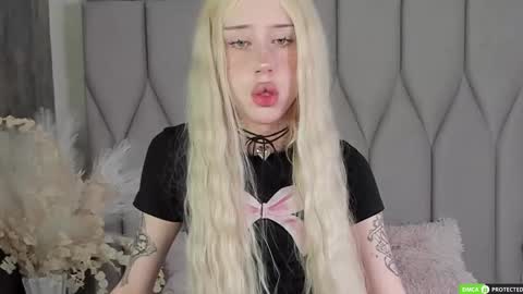 Snapshot of joybarker chatting on 14, 9, 2025 Joy Barker online show from 14, 9, 2025