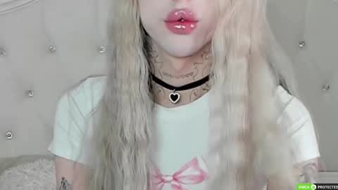 Snapshot of joybarker chatting on 14, 11, 2025 Joy Barker online show from 14, 11, 2025