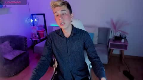 Snapshot of juaan_diick chatting on 4, 2, 2026 Juandii online show from 4, 2, 2026