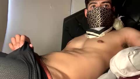Snapshot of juan_bunny chatting on 6, 5, 2026 lJuanl online show from 6, 5, 2026
