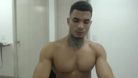 juan_gomez_1 online show from 17, 12, 2024