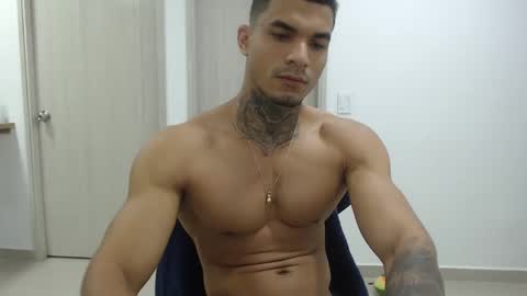 juan_gomez_1 online show from 15, 1, 2025