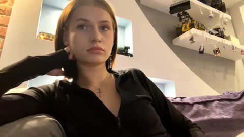 Lola online show from 4, 11, 2025