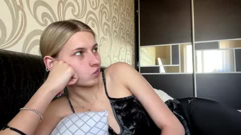 Lola online show from 4, 6, 2026