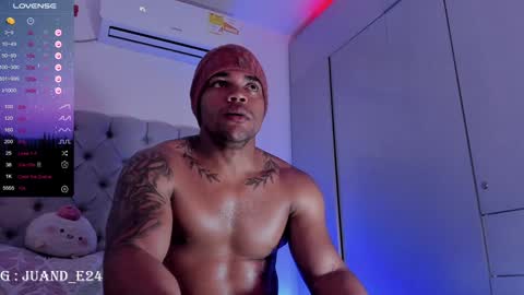 Snapshot of juande_24 chatting on 8, 2, 2025 independent model online show from 8, 2, 2025