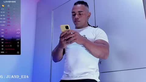 Snapshot of juande_24 chatting on 10, 2, 2025 independent model online show from 10, 2, 2025