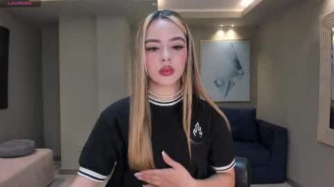 Juanita Clay online show from 8, 9, 2025