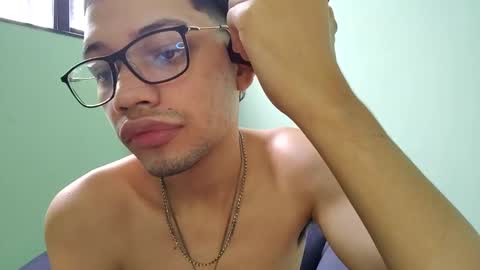 juansuarez204 online show from 10, 1, 2025