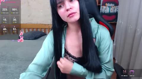 Snapshot of juicy_jesss chatting on 5, 12, 2025 juicy_jesss online show from 5, 12, 2025