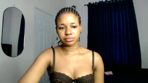 Snapshot of juicy_pussy1122 chatting on 6, 7, 2026 Emily online show from 6, 7, 2026