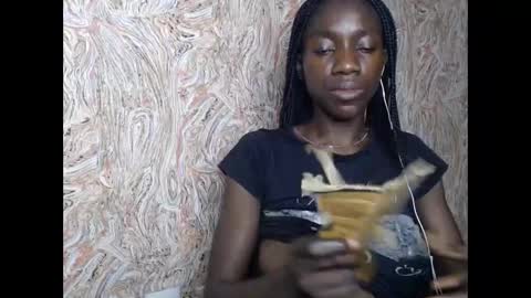 Snapshot of juicyberryx chatting on 28, 1, 2025 queen online show from 28, 1, 2025