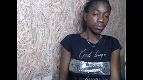 Snapshot of juicyberryx chatting on 12, 2, 2025 queen online show from 12, 2, 2025